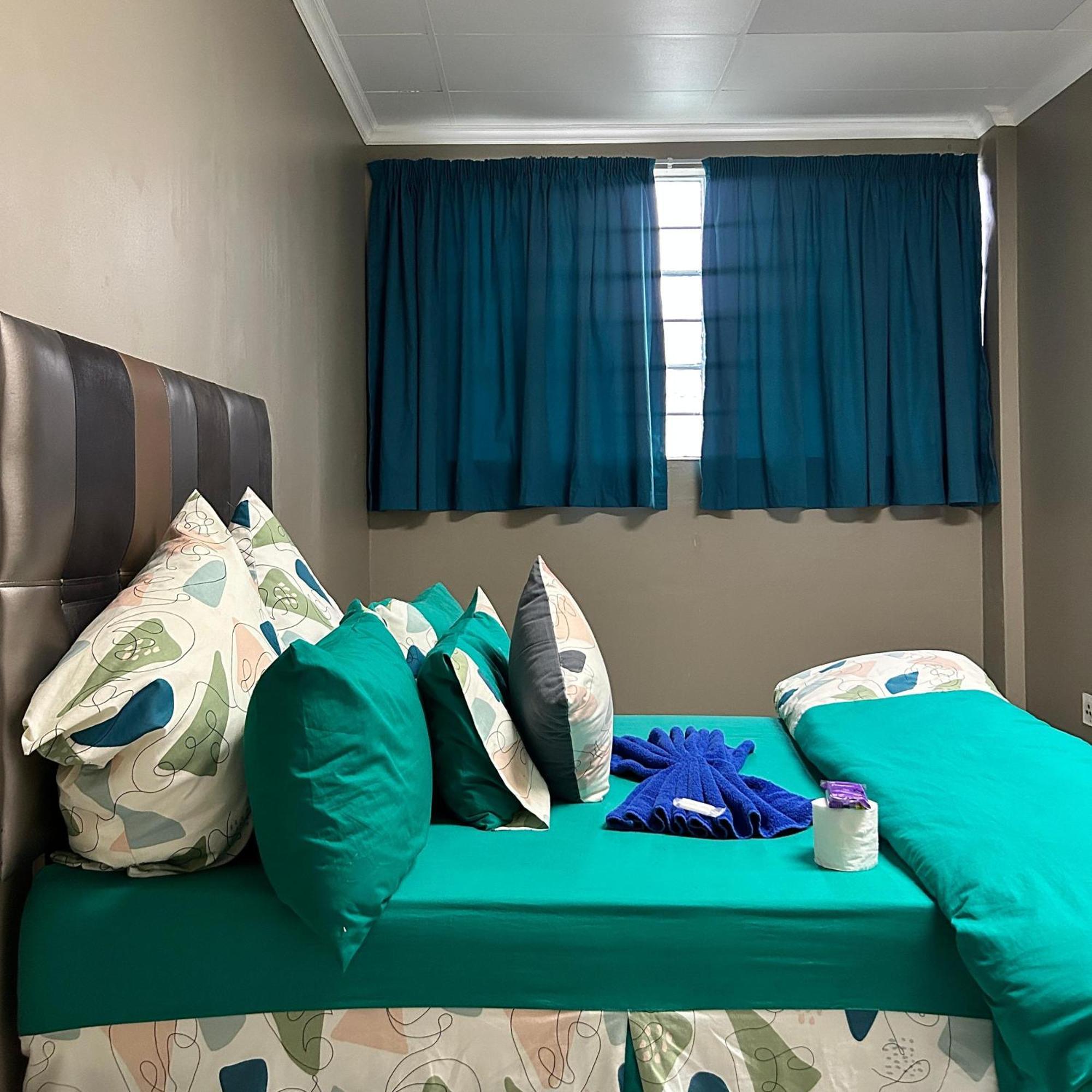 Debethe Executive Capsule hotel Cape Town