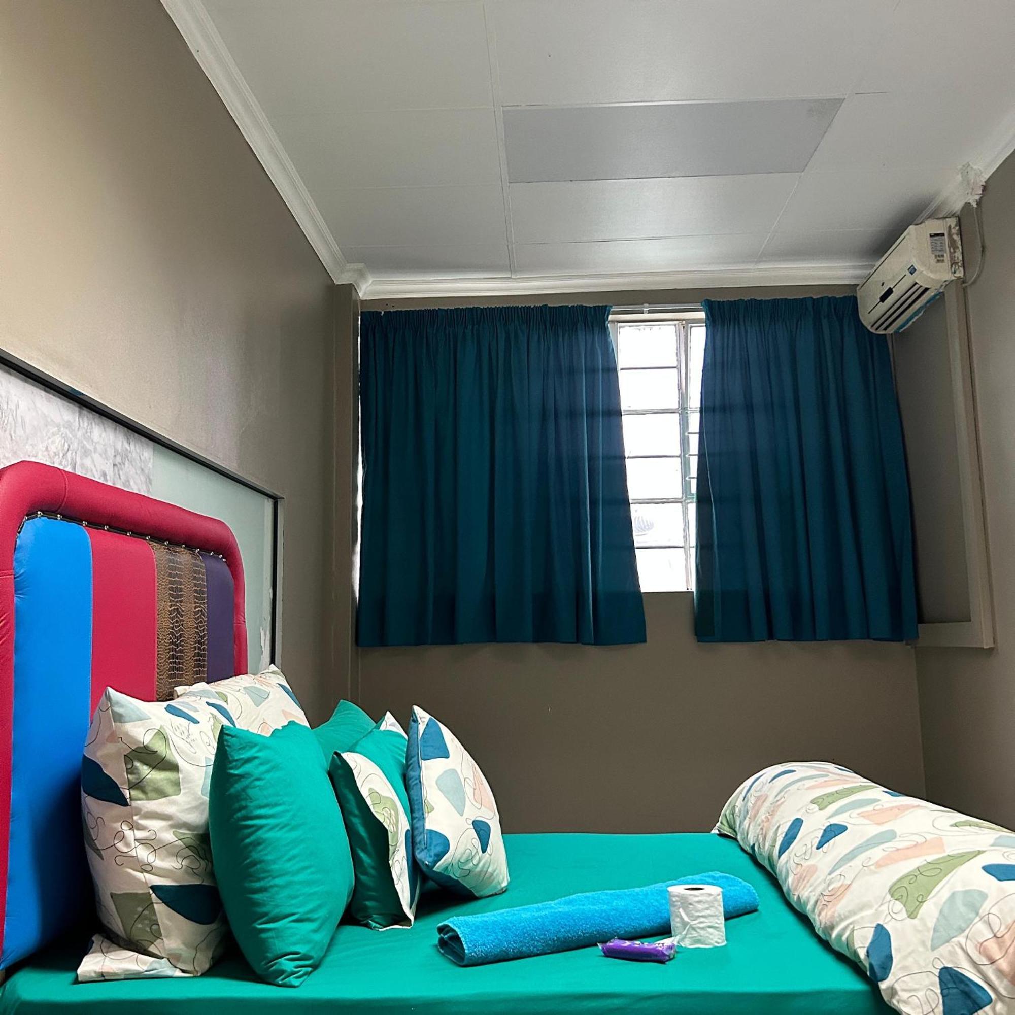 Debethe Executive Capsule hotel *