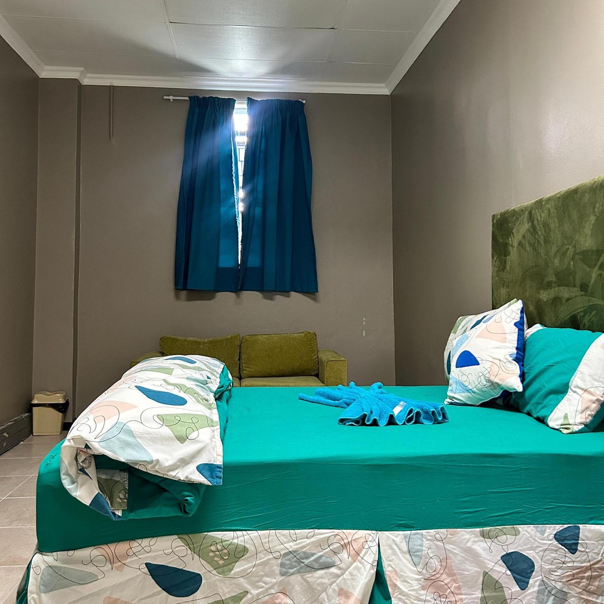 Capsule hotel Debethe Executive *